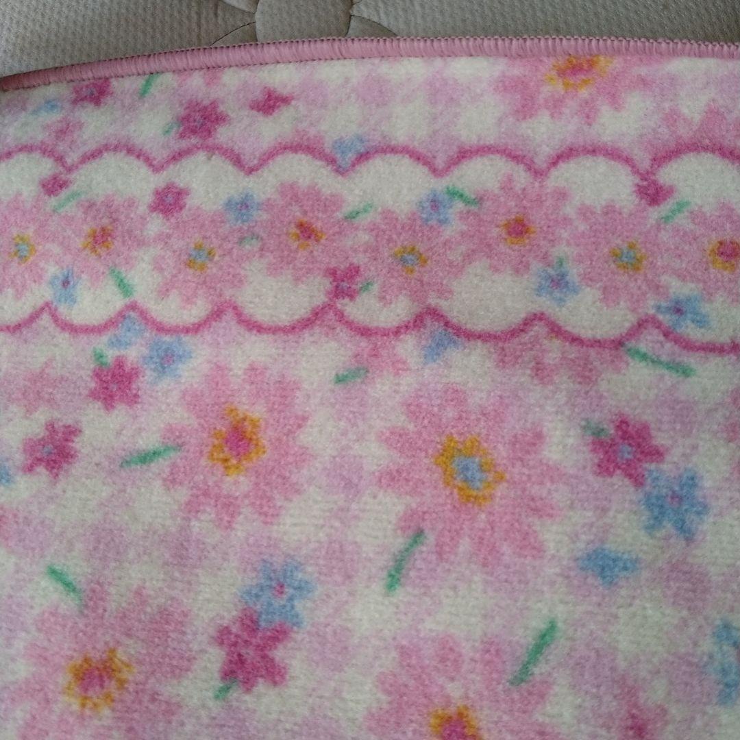 ルームボックス　絨毯　マット　デスクマット　カーペット　マロンクリーム　サンリオ