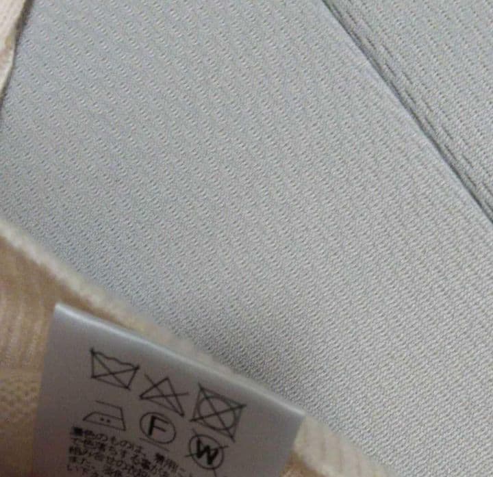 新品☆オンワードカシミヤ100%クルーネックニット、セーターアイボリー Mサイズ