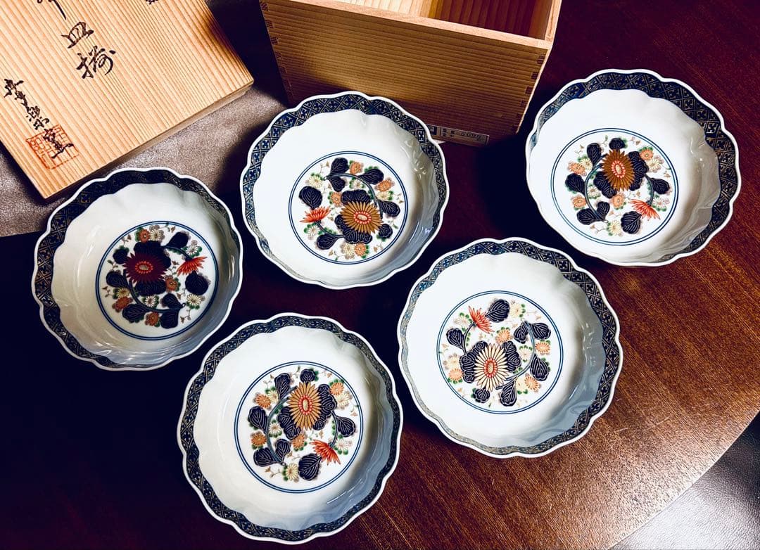 賞美堂 幸楽窯　染錦間取地紋見込菊　本皿揃　5客セット 有田焼