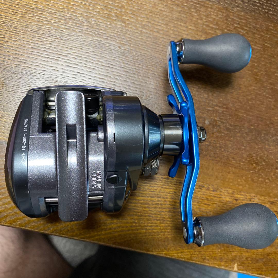 ロボちゃん。ダイワ SALTIST ICS-10SH-L リール