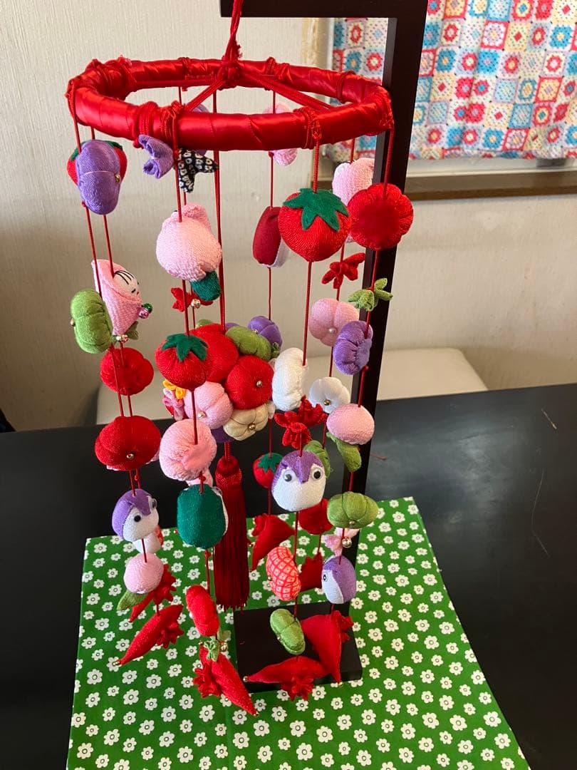 雛祭り 吊るし飾り 可愛い　ハンドメイド　新品　スタンド付き　高さは５５センチ
