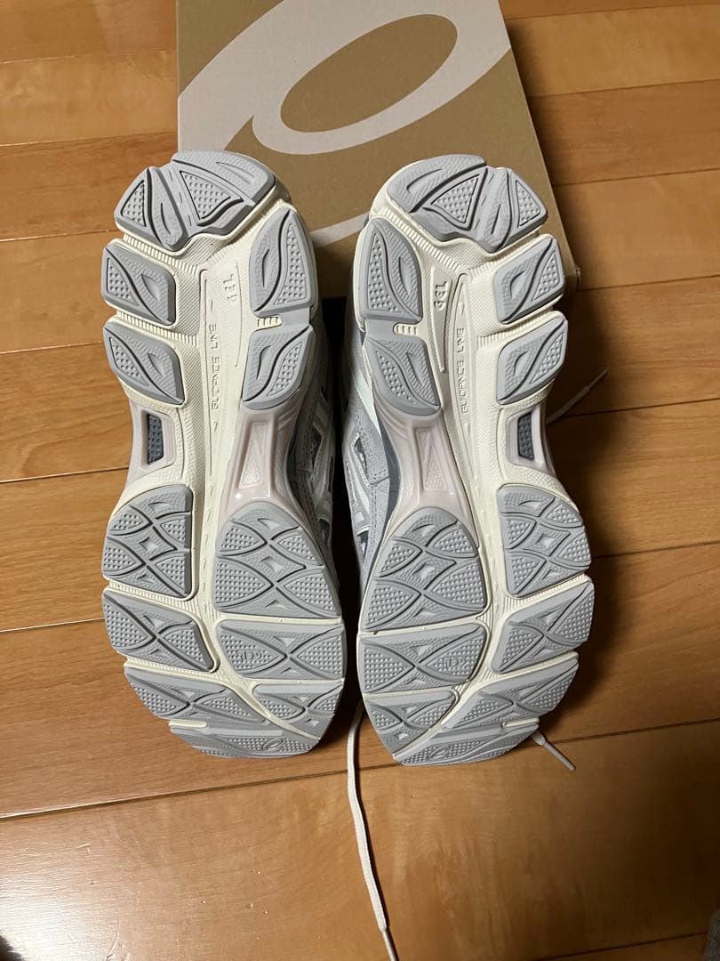 新品未使用 GEL-NYC CREAM/OYSTER GREY 28cm