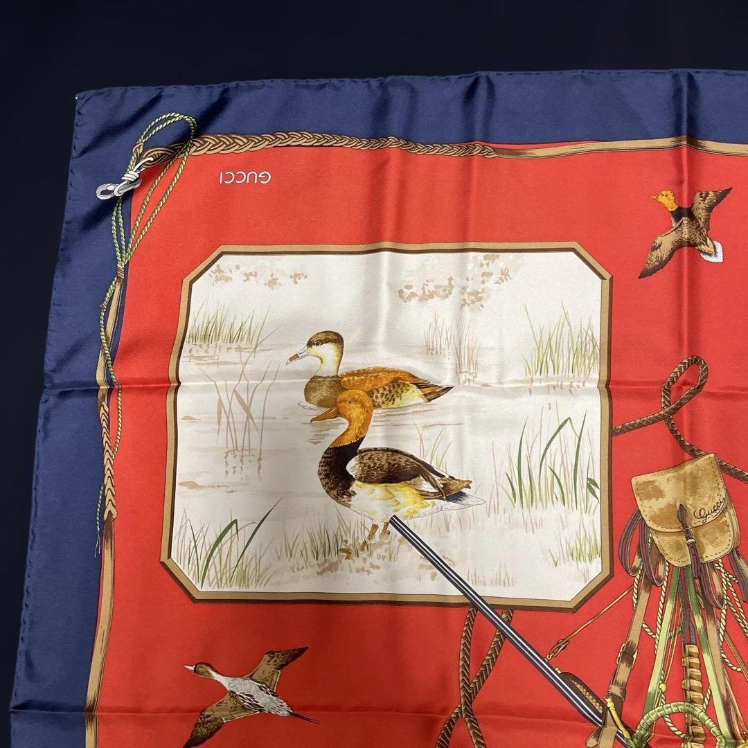 GUCCI スカーフ　♡ハンターと水鳥♡ シルク100%