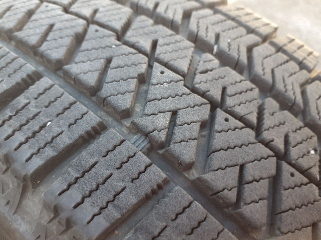 21年29週　ブリヂストンスタッドレスタイヤ 　155/65R14インチ　４本