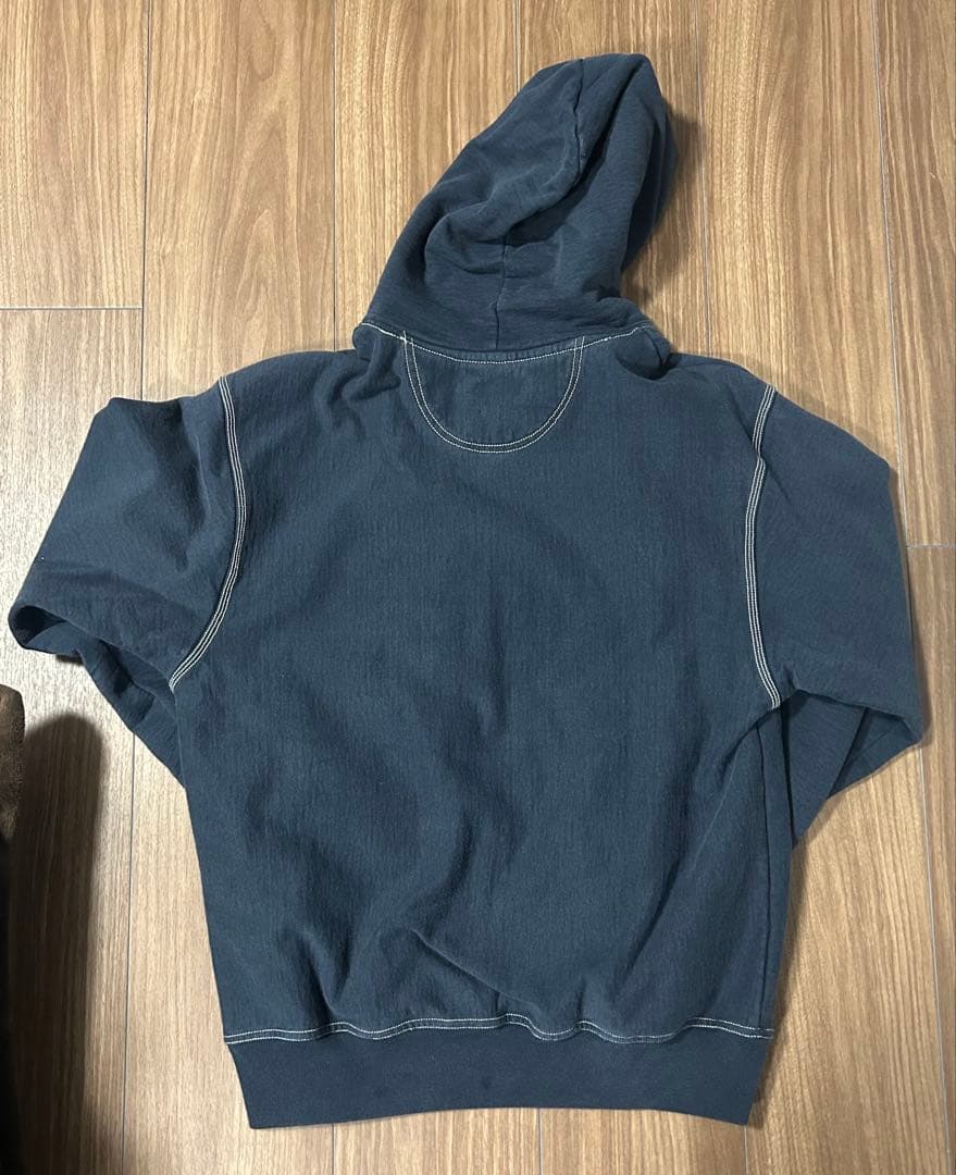 stussy contrast stitch label パーカー　ネイビー