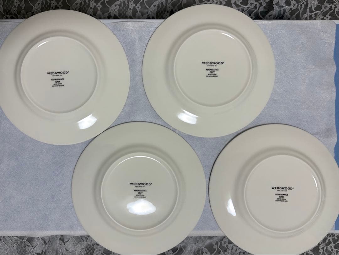 ルネッサンスグレイ ティーカップ&ソーサー と15cmプレート