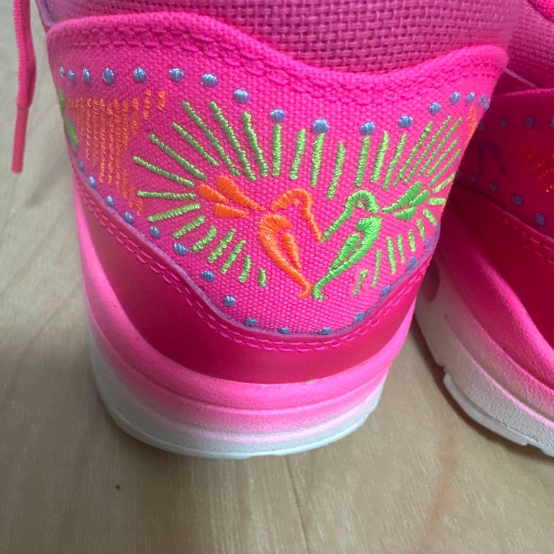 Nike Air Max 90 限定品　ネオンピンク　オール刺繍モデル