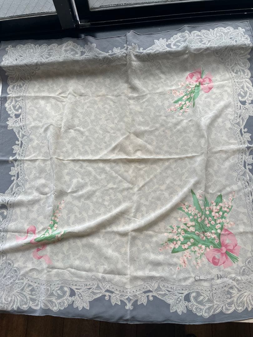 【極美品】ChristianDior 花束プリント スカーフ　綿100%