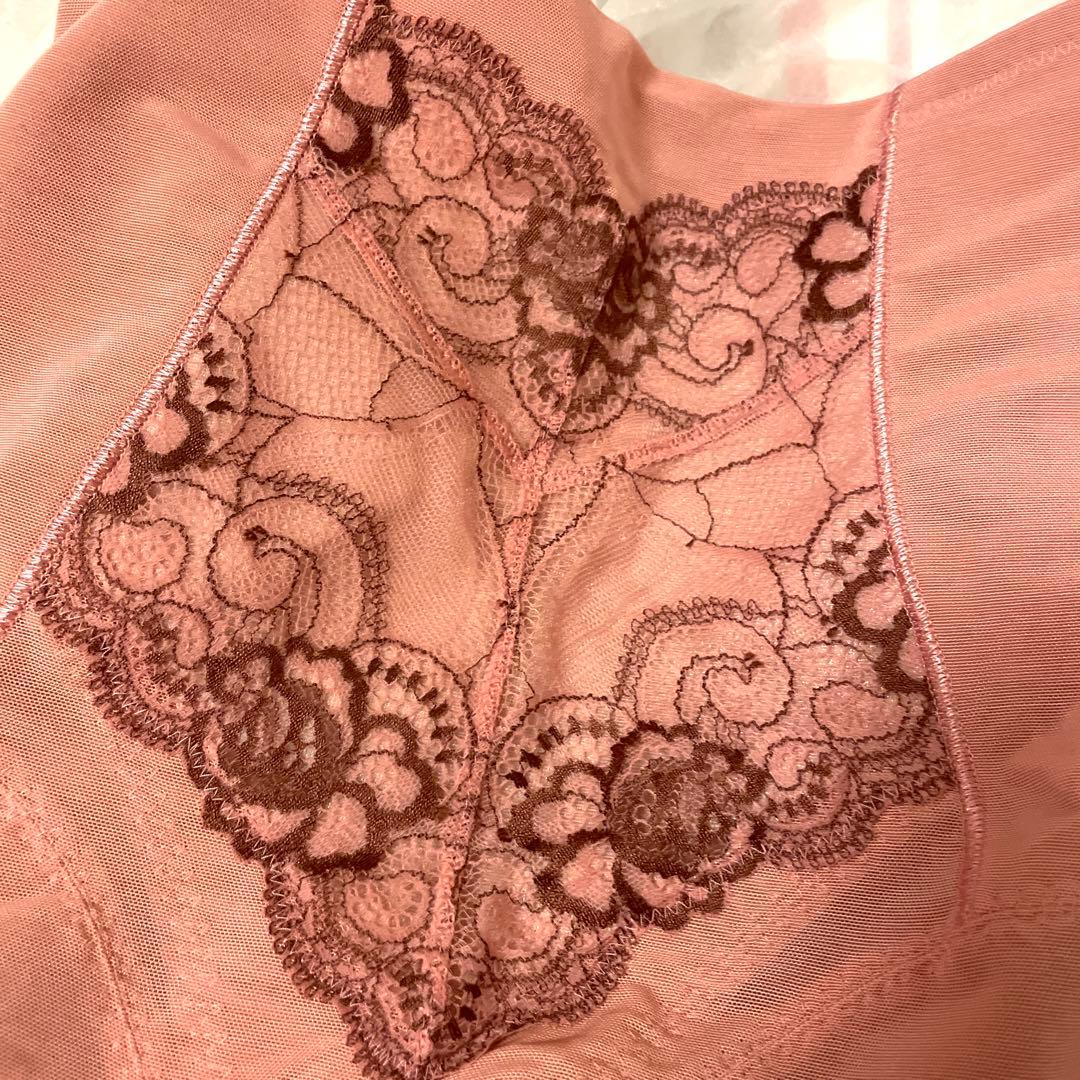 ナウクチュールの補正下着　ハイウエスト ロングガードル　76