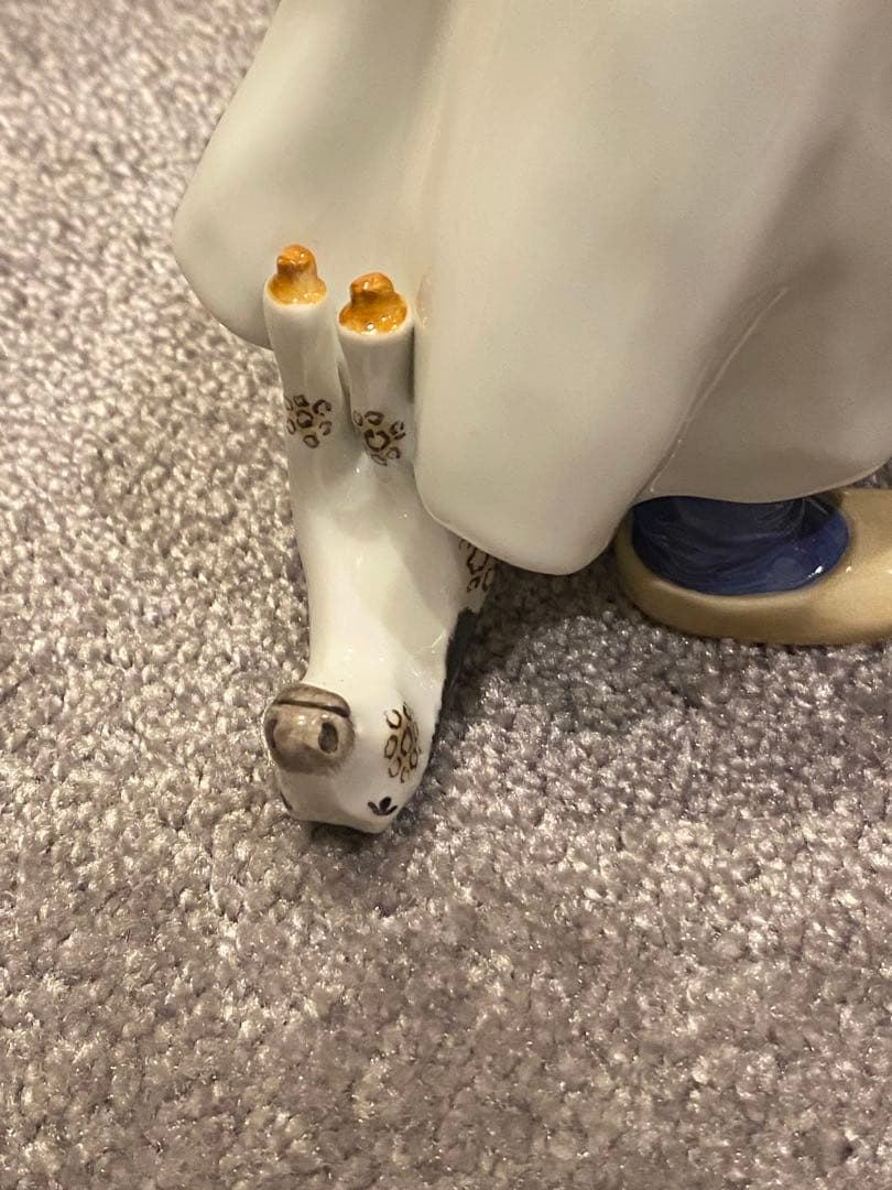 マイセン　ヘンチェル　子供　ミルクを飲む男の子　ブルーオニオン