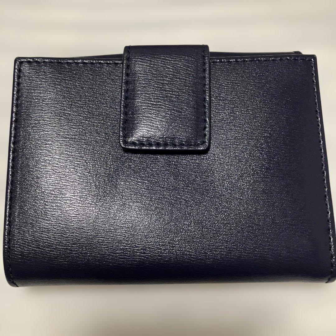 未使用に近いフェラガモ二つ折り財布