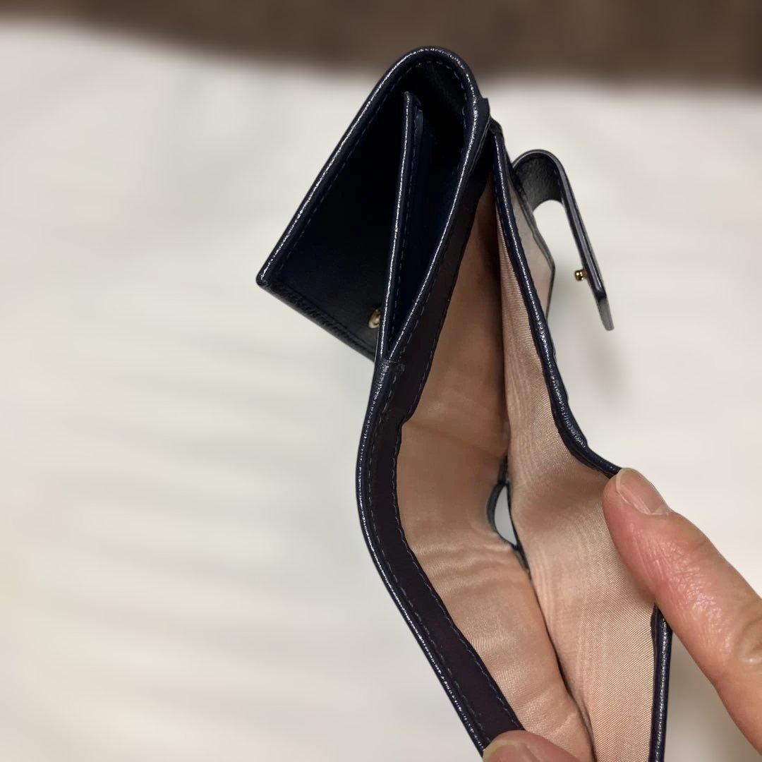 未使用に近いフェラガモ二つ折り財布