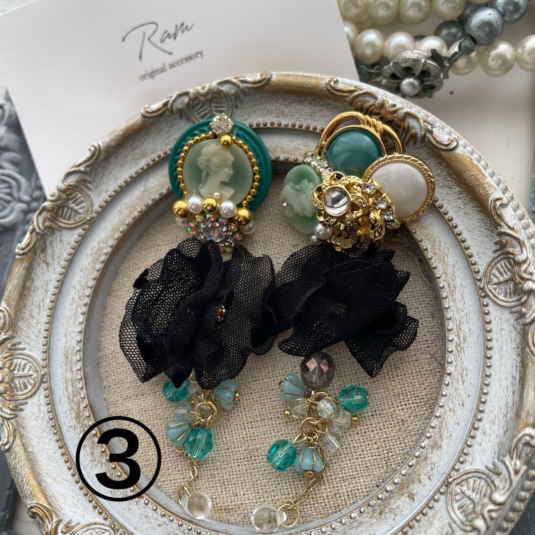 いとうゆ　アンティークボタン　カメオ　サージカルステンレスピアス