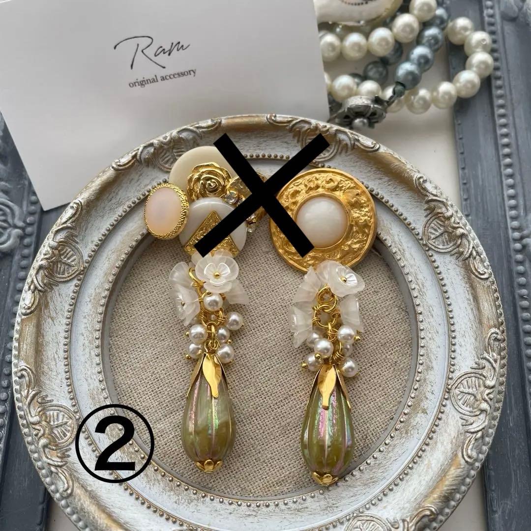 いとうゆ　アンティークボタン　カメオ　サージカルステンレスピアス