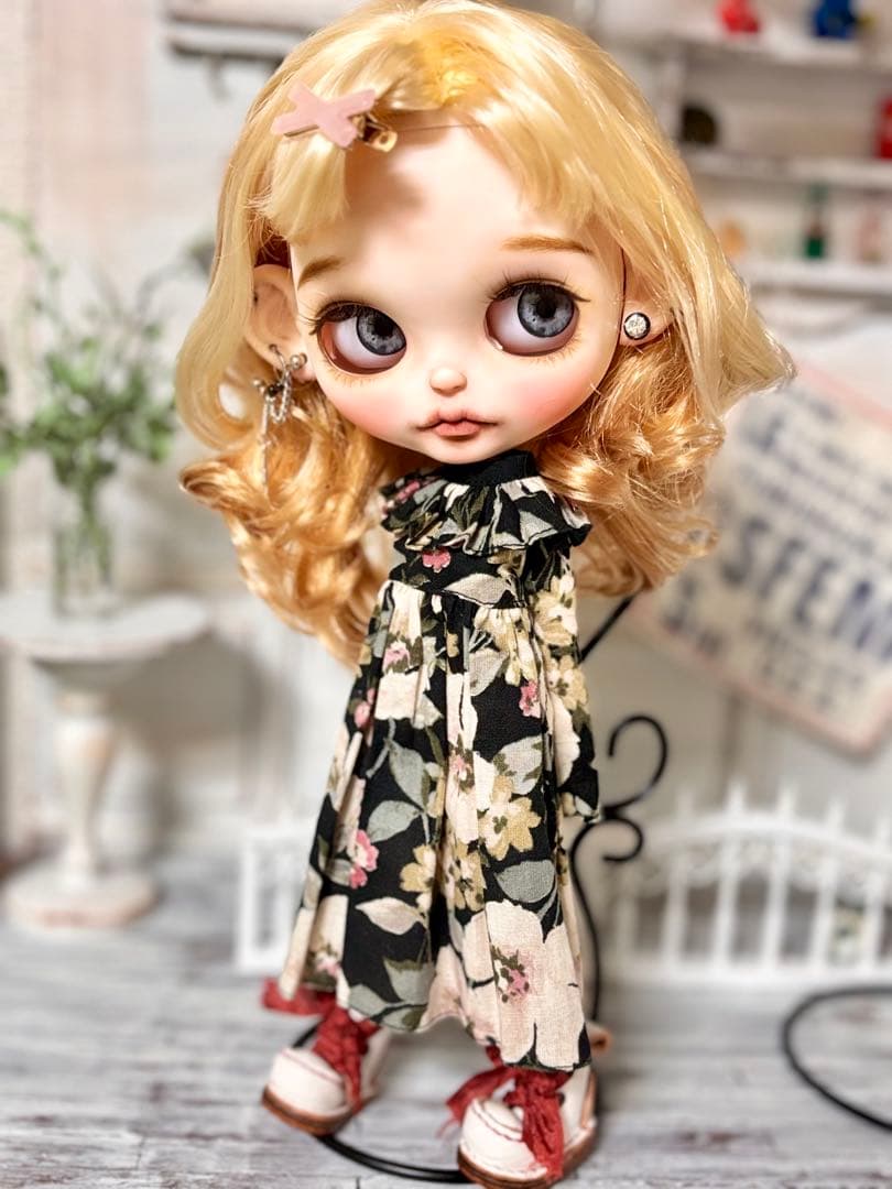 カスタムアイシードール　ネオサイズ　白肌　デフォルトヘア染色