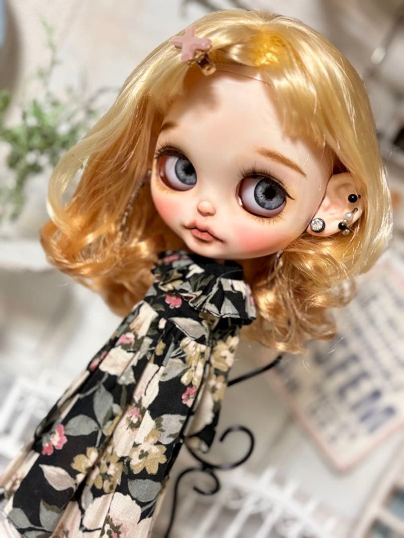 カスタムアイシードール　ネオサイズ　白肌　デフォルトヘア染色