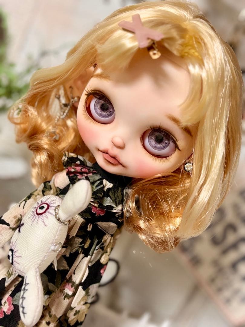 カスタムアイシードール　ネオサイズ　白肌　デフォルトヘア染色