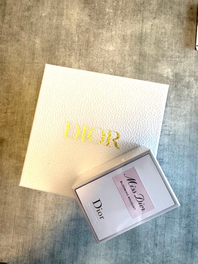 箱付き未開封　Miss Dior Blooming Bouquet 50ml