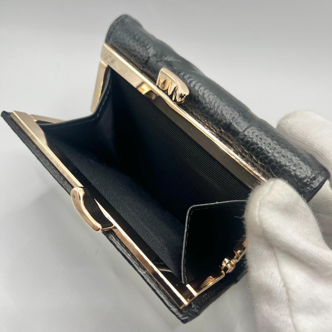 Vivienne Westwood がま口 黒 型押し おしゃれ 定番 折財布