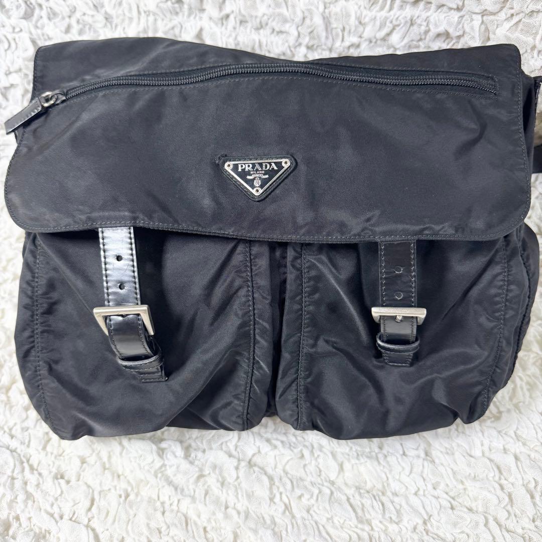 プラダ　テスートナイロン　ショルダーバッグ　メッセンジャー　ブラック　黒