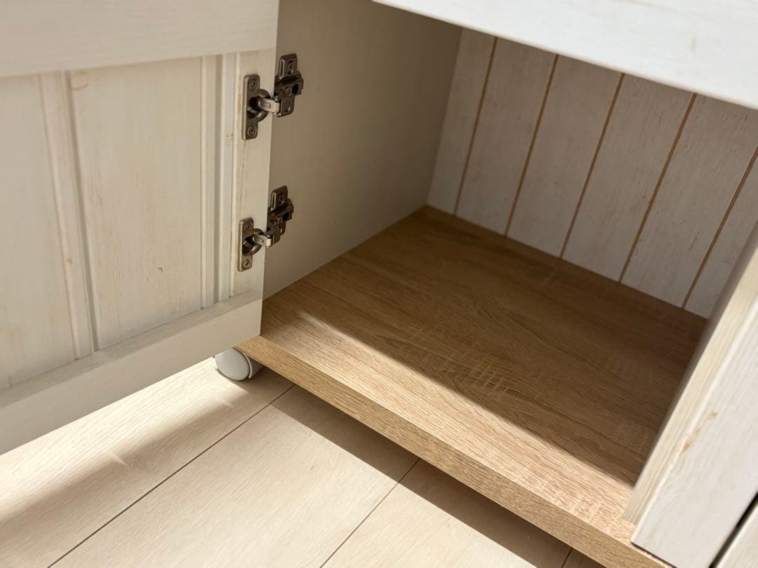 ホワイト木製キッチンワゴン　キャスター付き　ニトリ　11/13までの引き渡しのみ