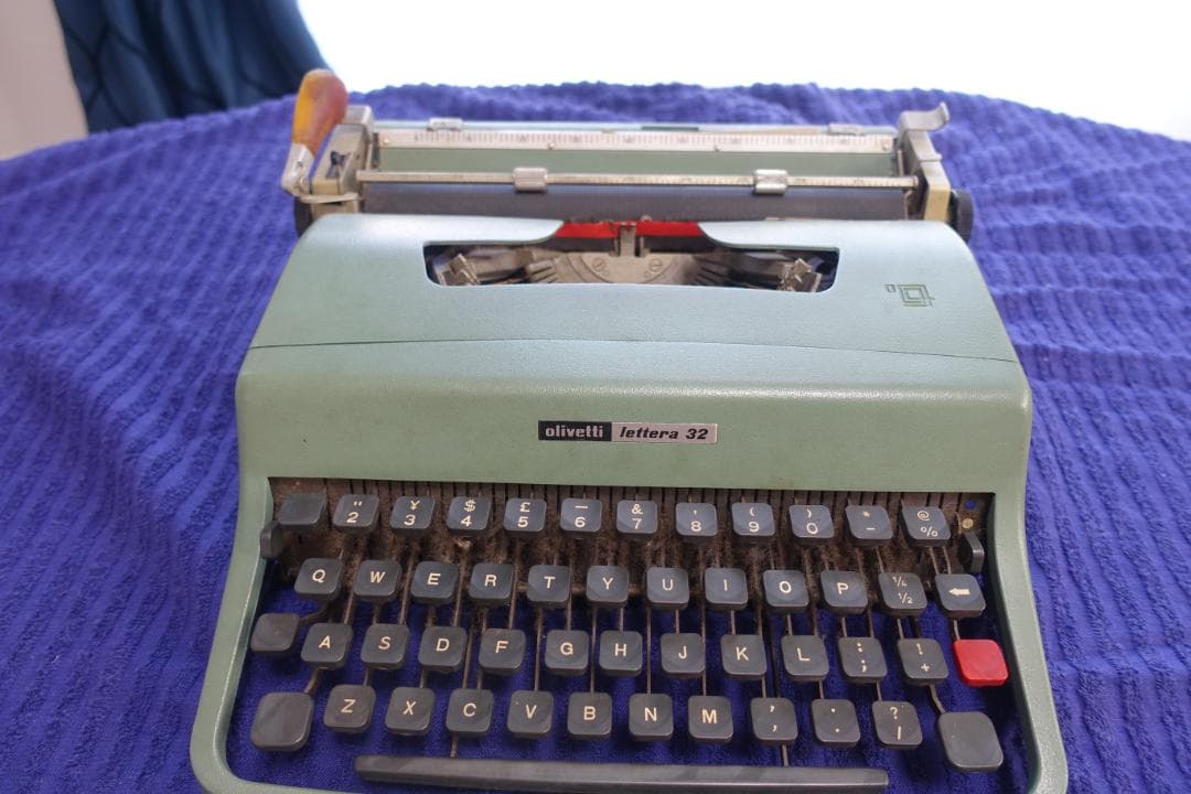 Olivetti Lettera 32 タイプライター グリーン
