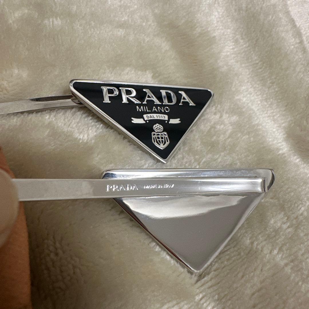 PRADA ブラックメタル ヘアピンセット