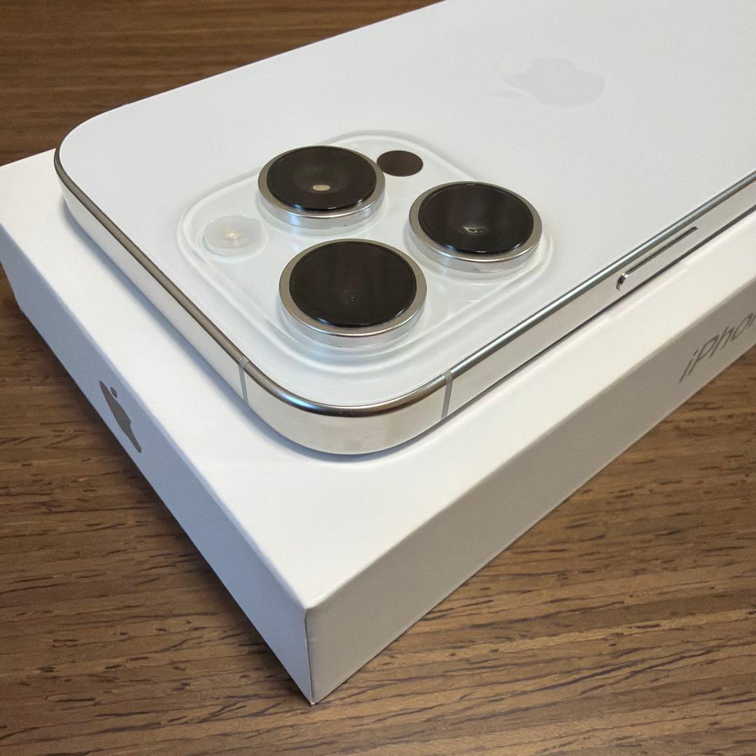 【極美品】iPhone16Pro ホワイトチタニウム 128GB