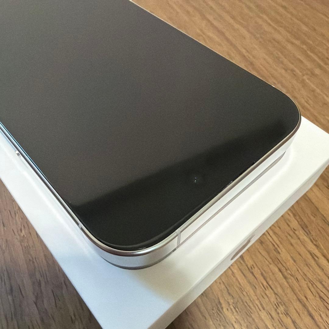 【極美品】iPhone16Pro ホワイトチタニウム 128GB