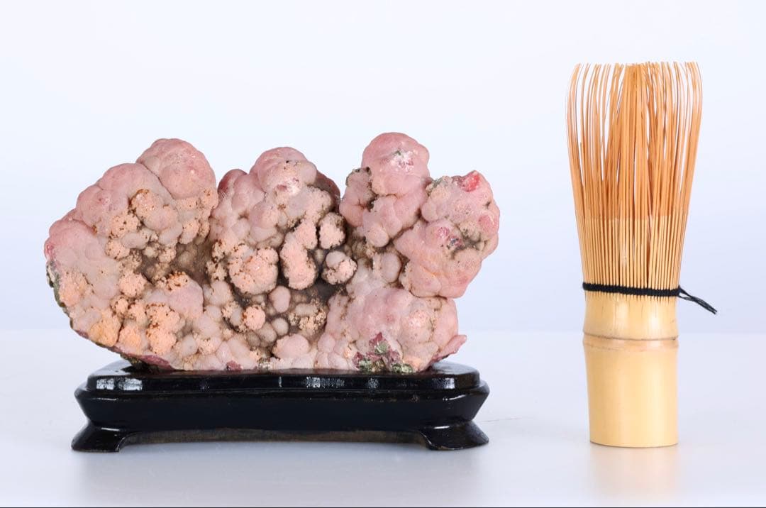 国産 菱マンガン鉱 インカローズ 天然石 台座付 724g鉱物標本 鑑賞石 水石
