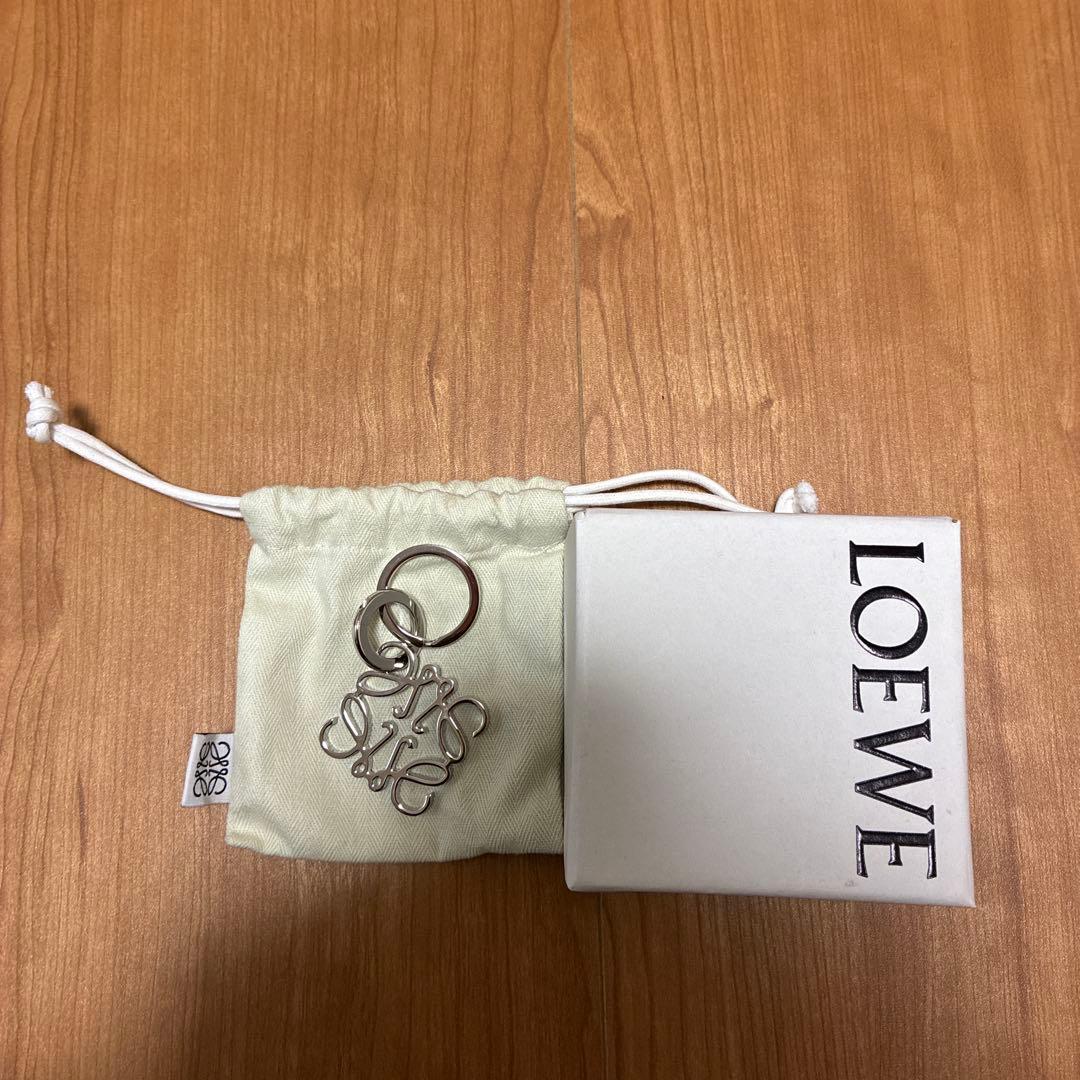 LOEWE メタル キーホルダー ポーチ付き
