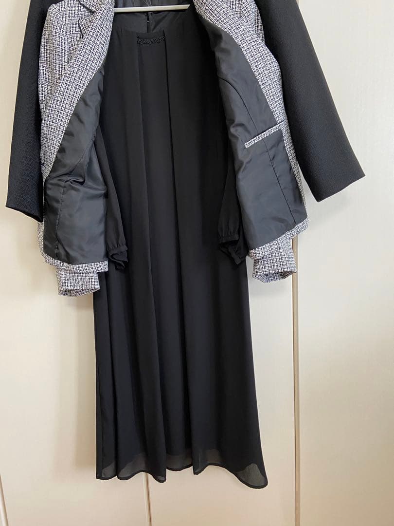 フォーマル3点スーツ　17号　卒業入学卒園　ネックレス　コザージュ　新品タグ付き