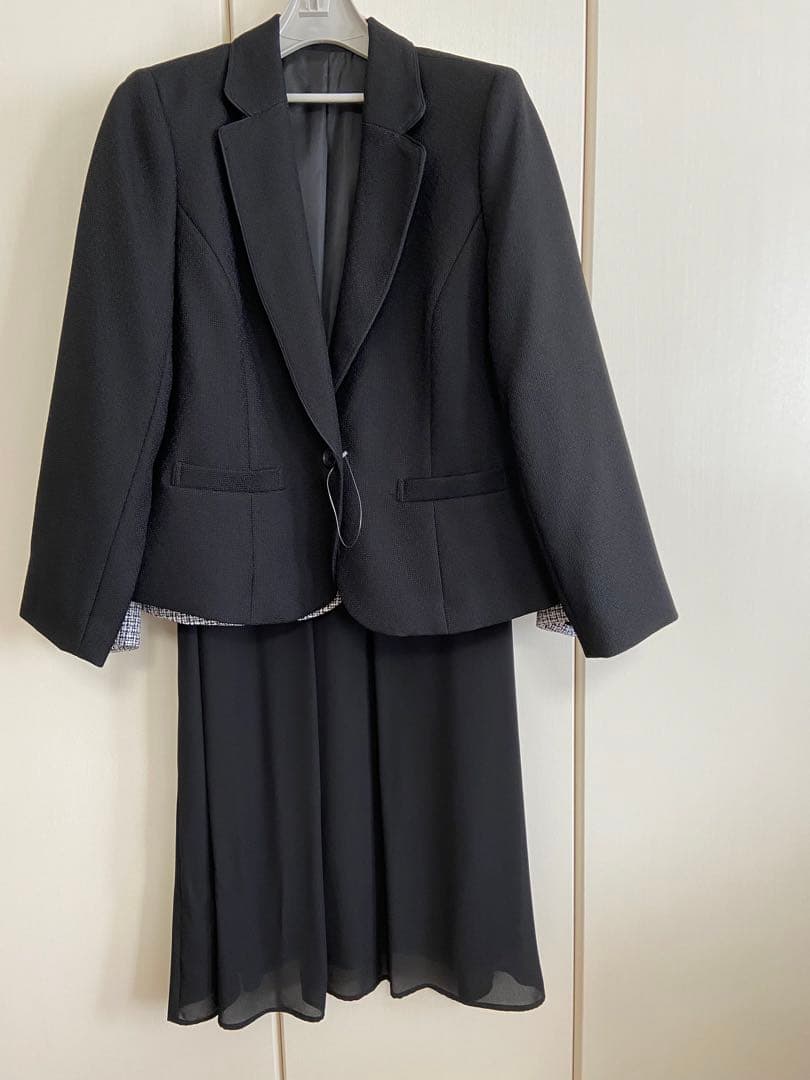 フォーマル3点スーツ　17号　卒業入学卒園　ネックレス　コザージュ　新品タグ付き