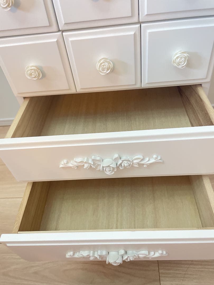 白家具★サイドテーブル★サイドチェスト★ナイトテーブル★薔薇飾り