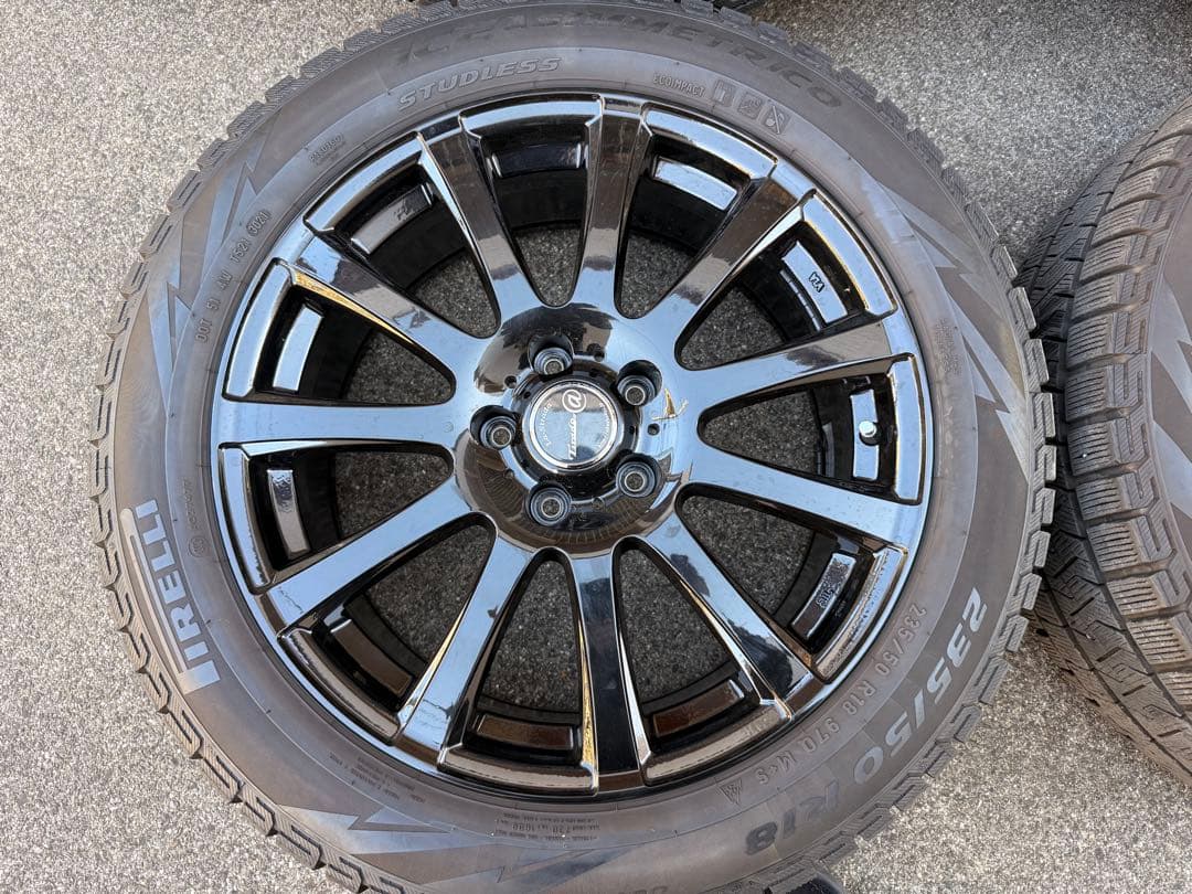 ピレリ PIRELLI 235/50r18 スタッドレス 4本 ホイール付き