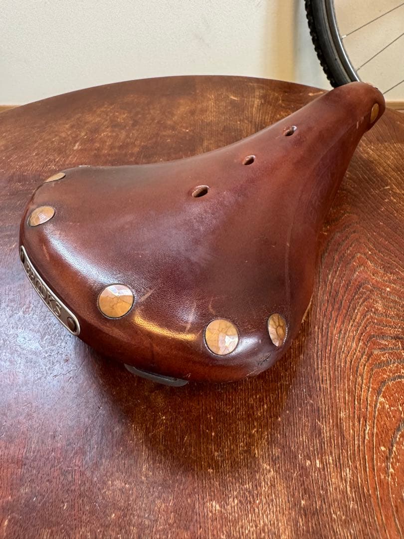 BROOKS b17 サドル