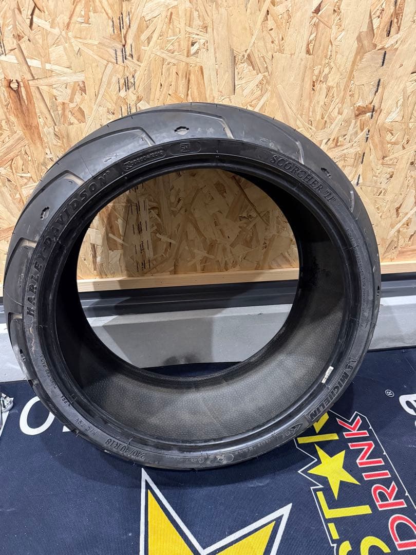 ハーレーダビッドソン　ソフテイル　ブレイクアウト　純正リアタイヤ　美品