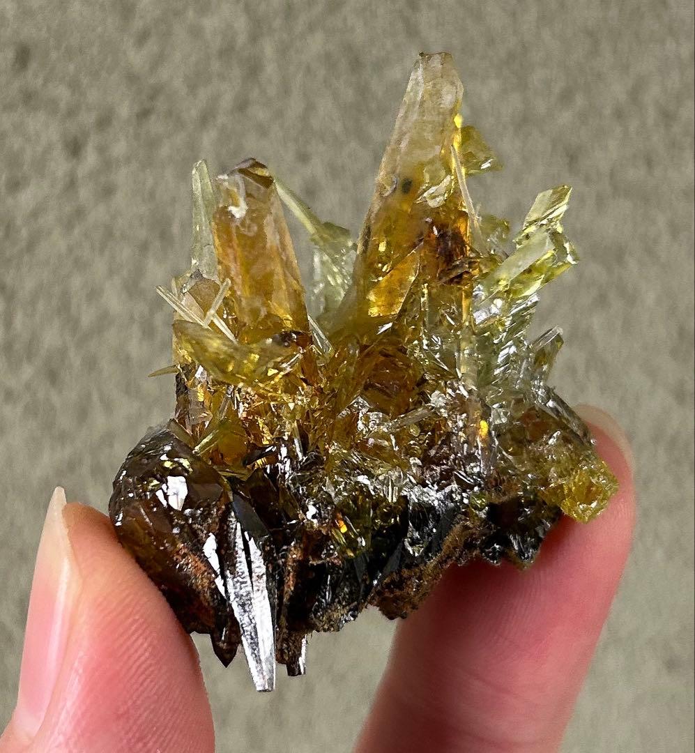 希少色 希少鉱物 ジンカイト 黄緑色結晶 天然石