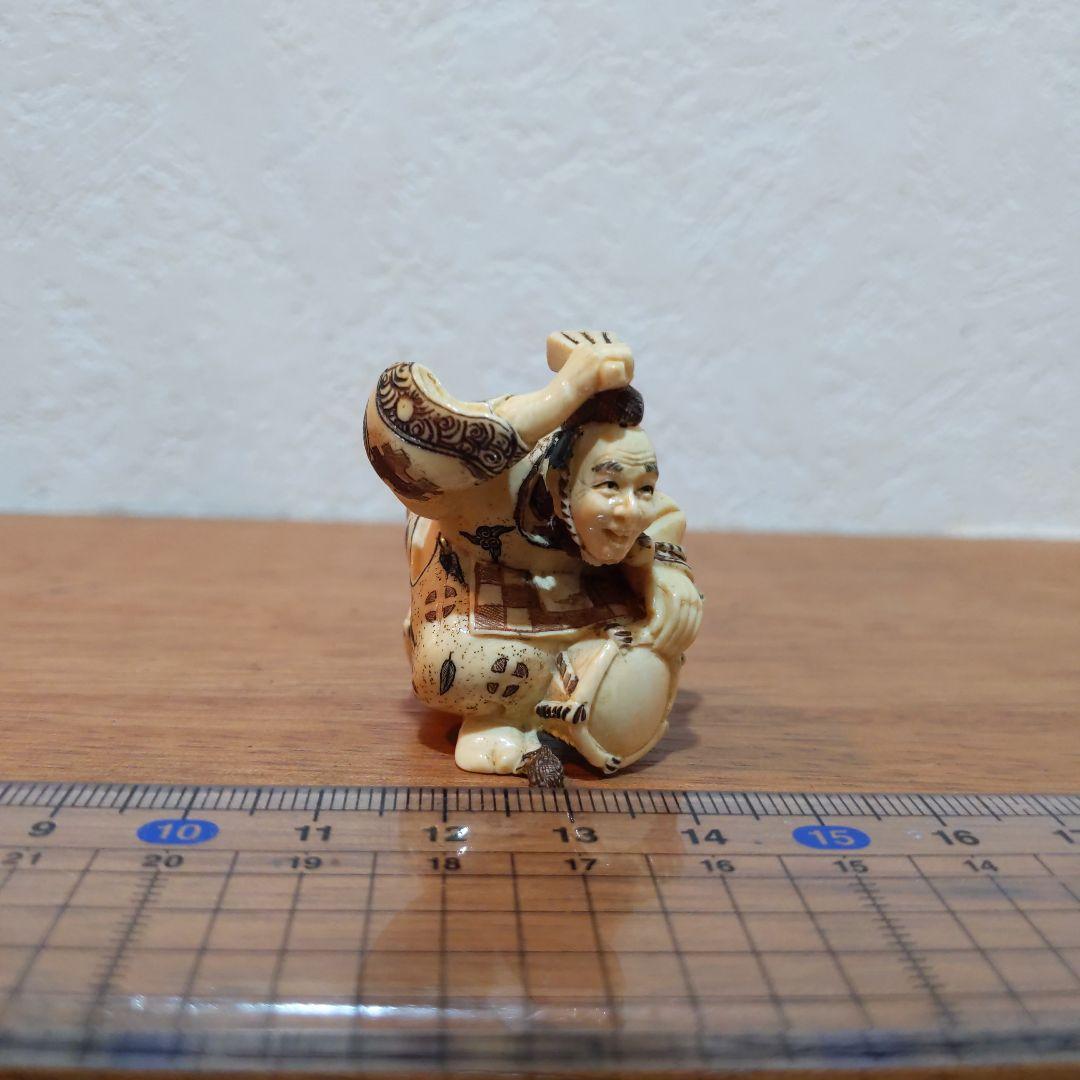 時代提げ物 彩色人物根付 天然素材 在銘【三番叟】高さ約3.9cm 重さ約20ｇ