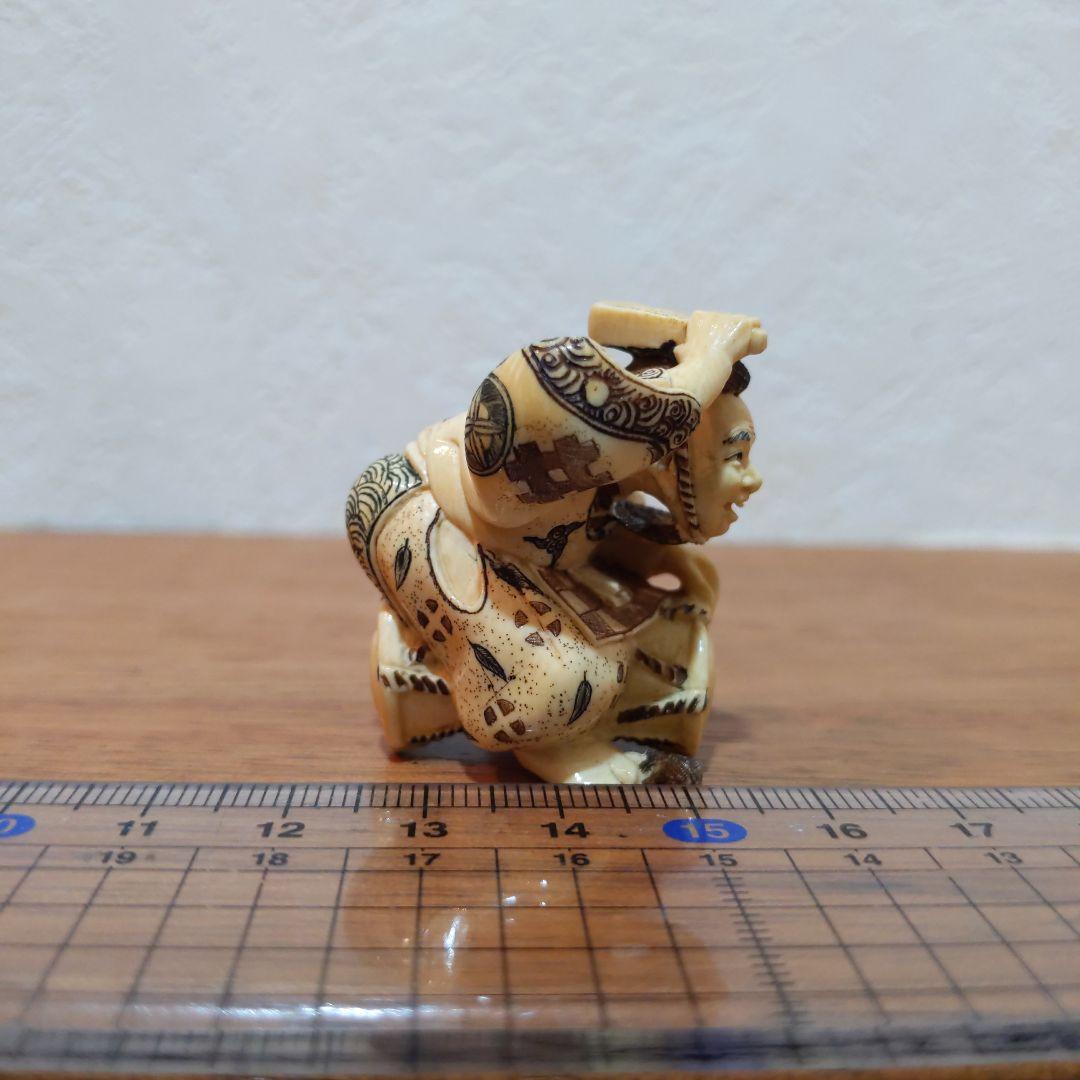 時代提げ物 彩色人物根付 天然素材 在銘【三番叟】高さ約3.9cm 重さ約20ｇ