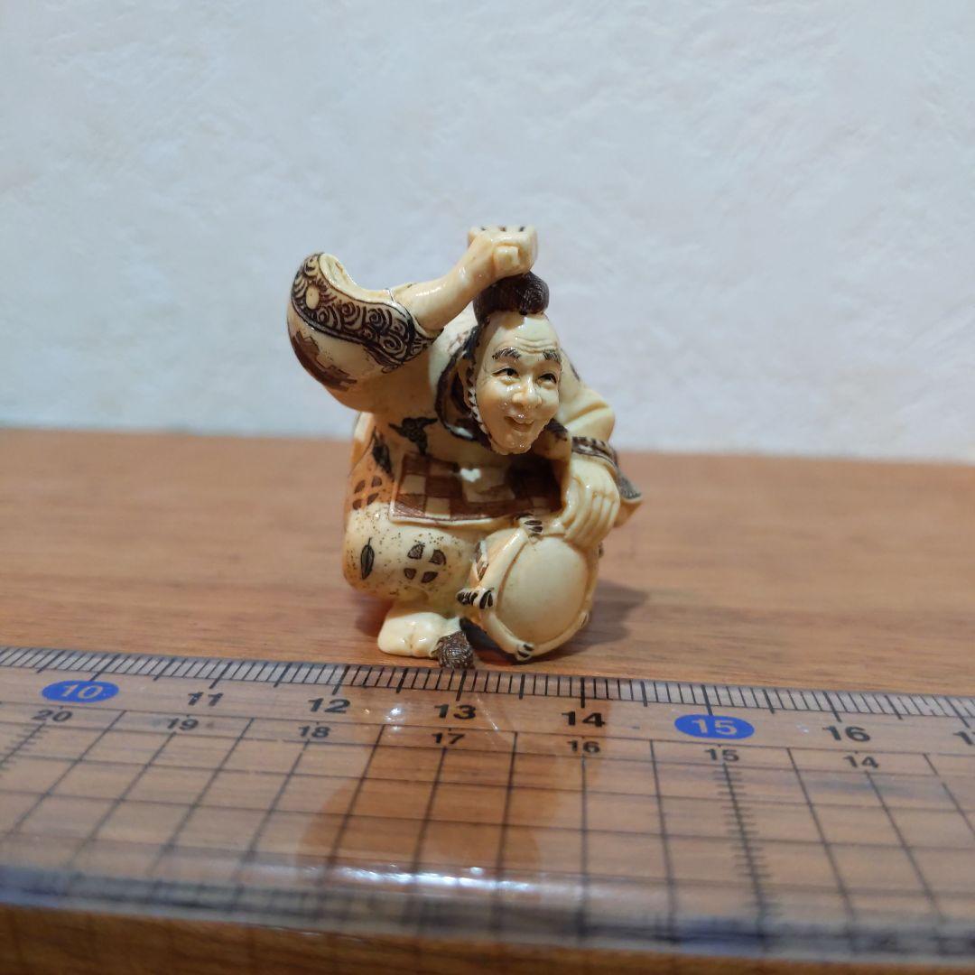 時代提げ物 彩色人物根付 天然素材 在銘【三番叟】高さ約3.9cm 重さ約20ｇ