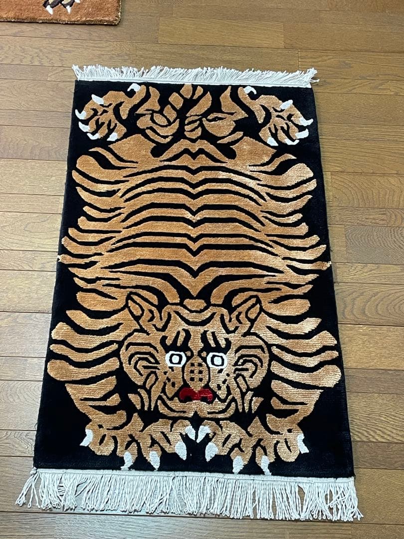 新品 本物 1点物 シルク素材 チベタンタイガーマット チベット絨毯84cm