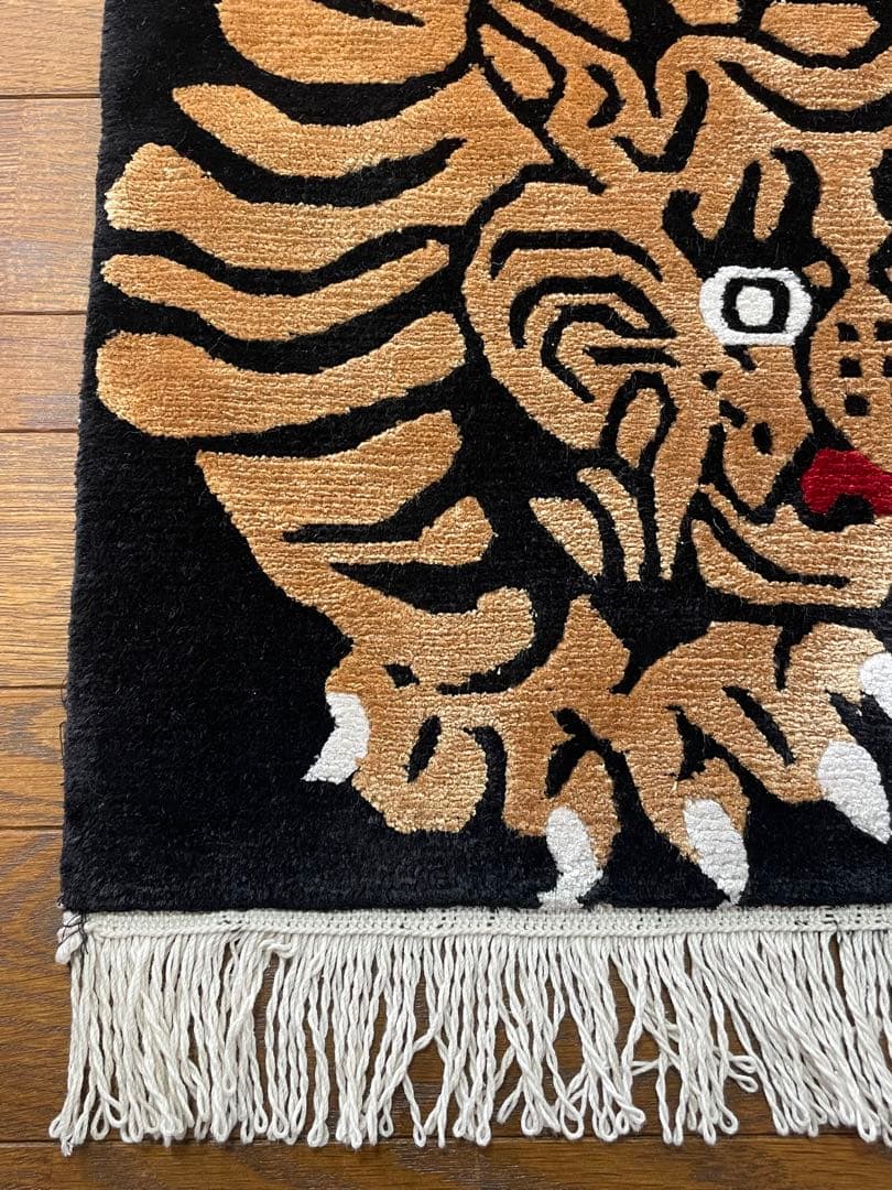 新品 本物 1点物 シルク素材 チベタンタイガーマット チベット絨毯84cm