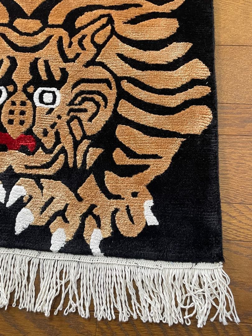 新品 本物 1点物 シルク素材 チベタンタイガーマット チベット絨毯84cm