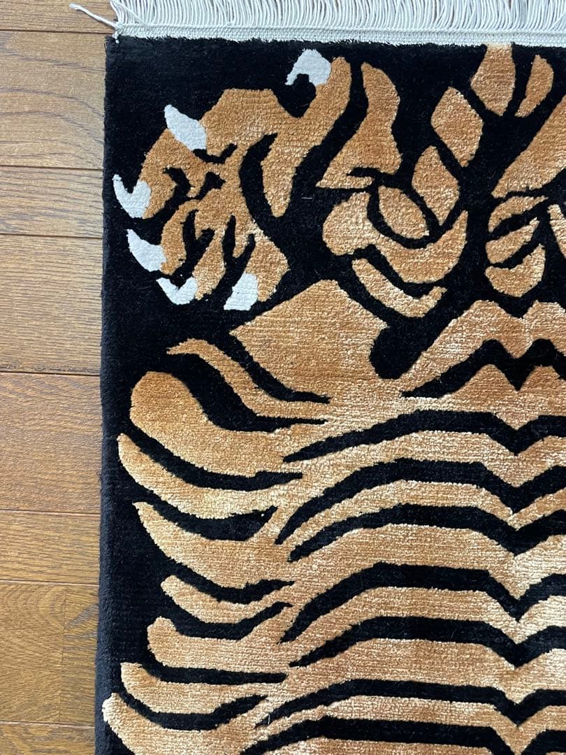 新品 本物 1点物 シルク素材 チベタンタイガーマット チベット絨毯84cm