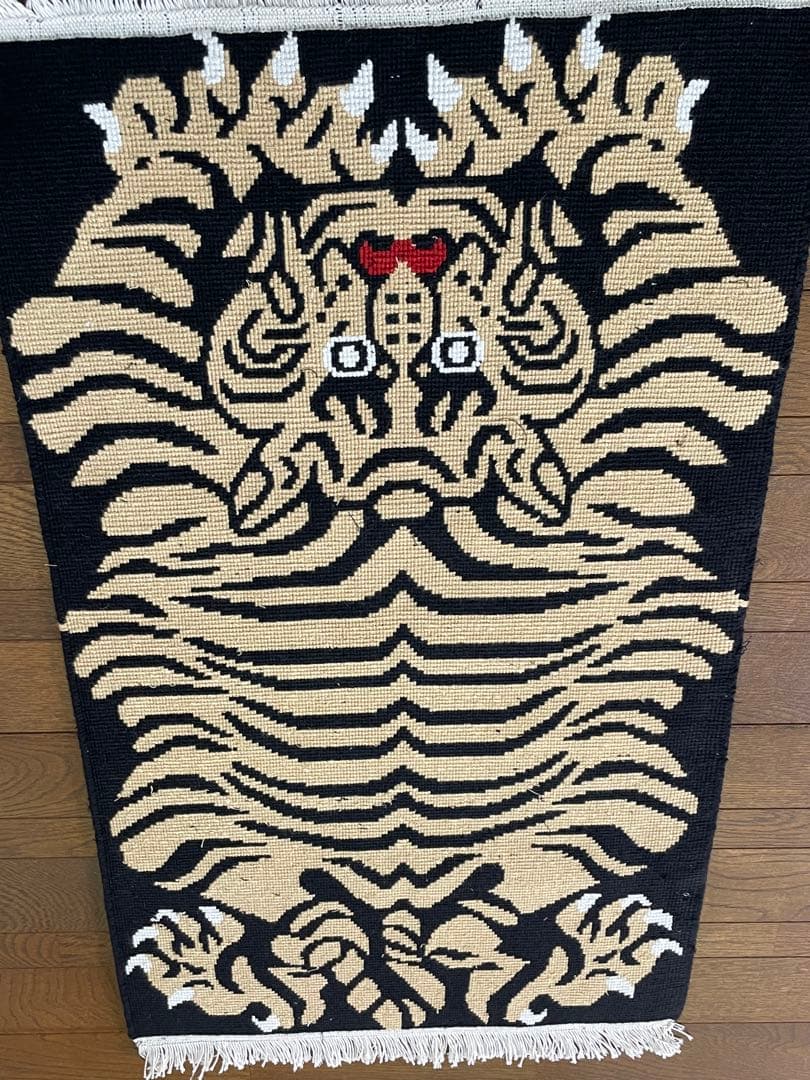 新品 本物 1点物 シルク素材 チベタンタイガーマット チベット絨毯84cm