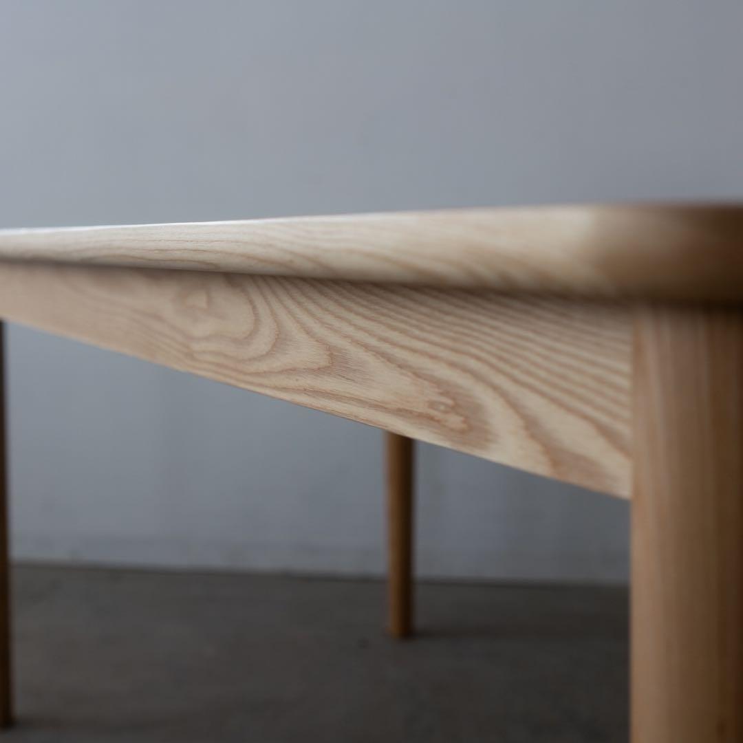 ナチュラル木製長方形ダイニングテーブル