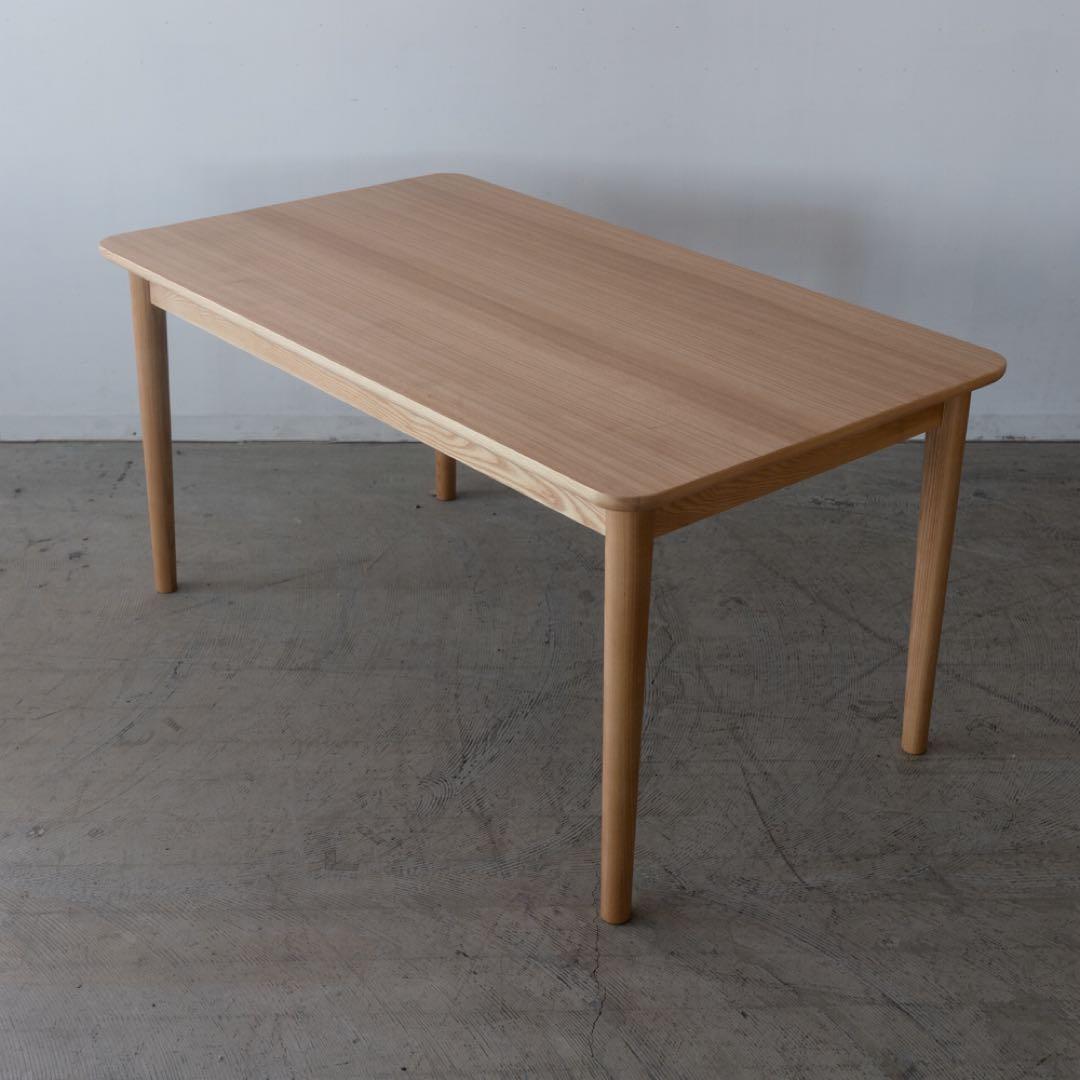 ナチュラル木製長方形ダイニングテーブル