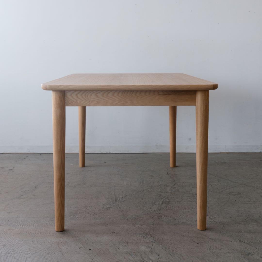 ナチュラル木製長方形ダイニングテーブル