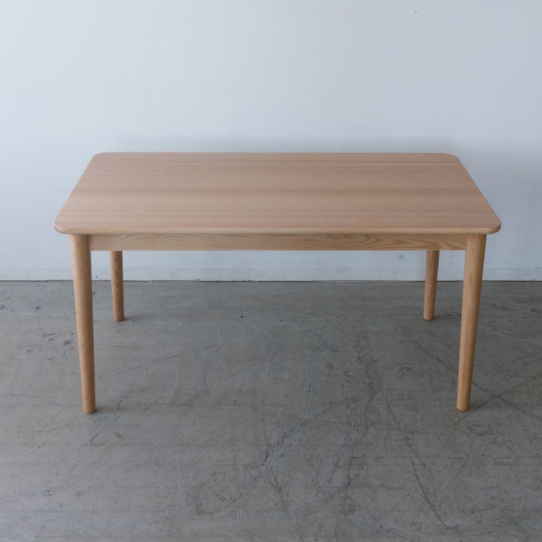 ナチュラル木製長方形ダイニングテーブル